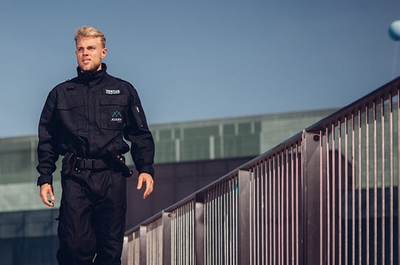 Takaamme turvallisuuden myös työmaalla.
